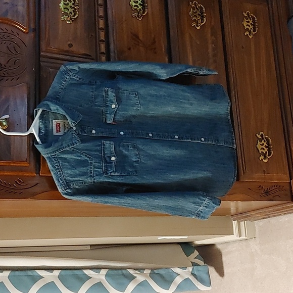 🇨🇦 Boy's Youth Levi's Pearl Snap Button Down Denim Shirt - Picture 1 of 9